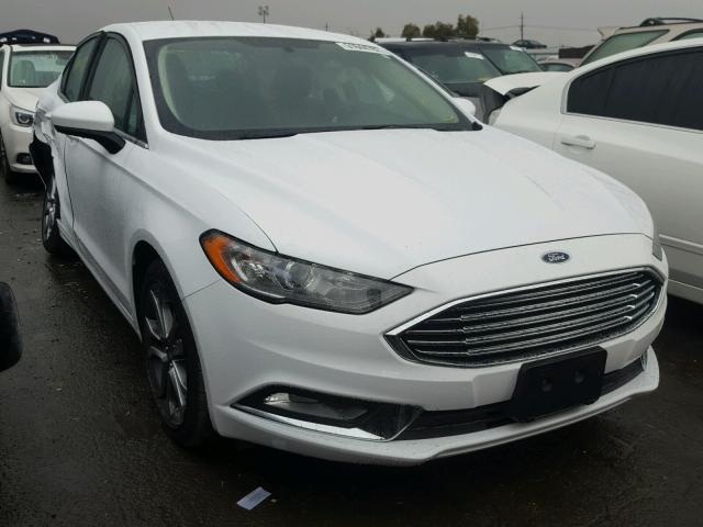 3FA6P0HD2HR302758 - 2017 FORD FUSION SE WHITE photo 1