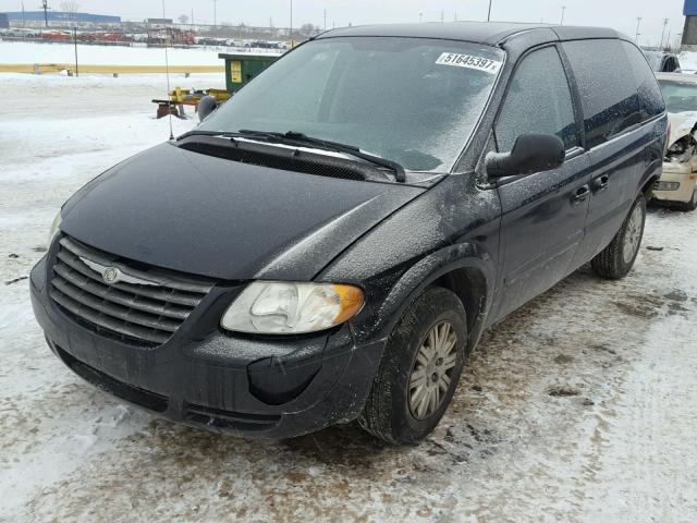 1A4GJ45R17B240385 - 2007 CHRYSLER TOWN & COU BLACK photo 2