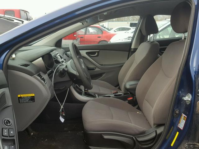 5NPDH4AE3GH732244 - 2016 HYUNDAI ELANTRA SE BLUE photo 5