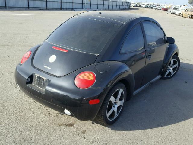 3VWED21C62M445550 - 2002 VOLKSWAGEN NEW BEETLE 黑色 照片 4