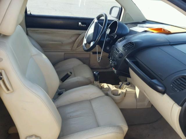 3VWED21C62M445550 - 2002 VOLKSWAGEN NEW BEETLE 黑色 照片 5