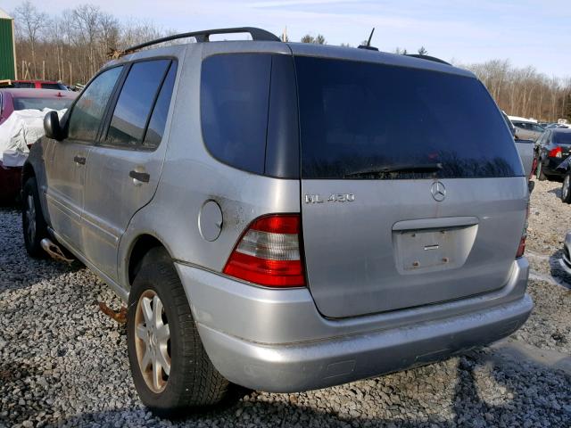 4JGAB72E51A224825 - 2001 MERCEDES-BENZ ML 430 SILVER photo 3