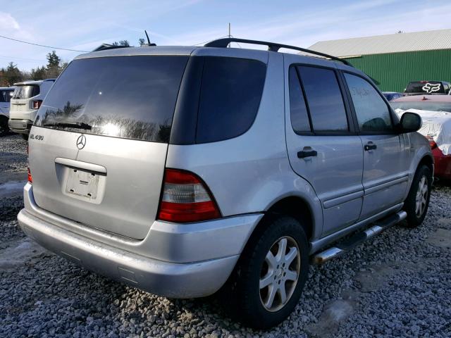 4JGAB72E51A224825 - 2001 MERCEDES-BENZ ML 430 银色 照片 4
