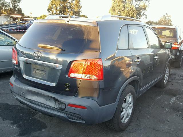 5XYKT4A17BG085334 - 2011 KIA SORENTO BA GRAY photo 4