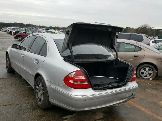 WDBUF65J94A602043 - 2004 MERCEDES-BENZ E 320 SILVER photo 3