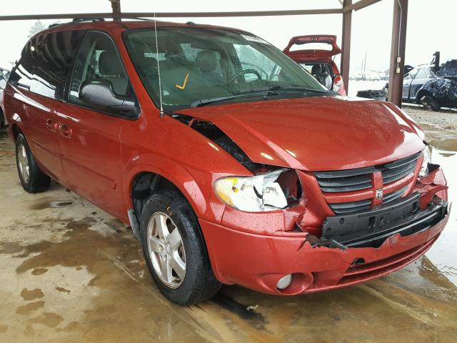 2D4GP44LX6R843632 - 2006 DODGE GRAND CARA RED photo 1