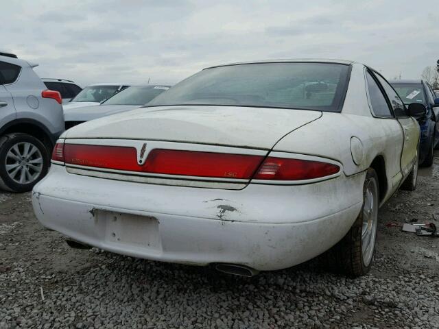 1LNFM92V5WY726311 - 1998 LINCOLN MARK VIII WHITE photo 4