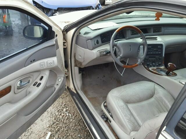 1LNFM92V5WY726311 - 1998 LINCOLN MARK VIII WHITE photo 9