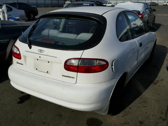 KLATB2267YB534687 - 2000 DAEWOO LANOS SE WHITE photo 4