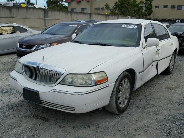 2LNBL8CV2AX615444 - 2010 LINCOLN TOWN CAR S WHITE photo 2