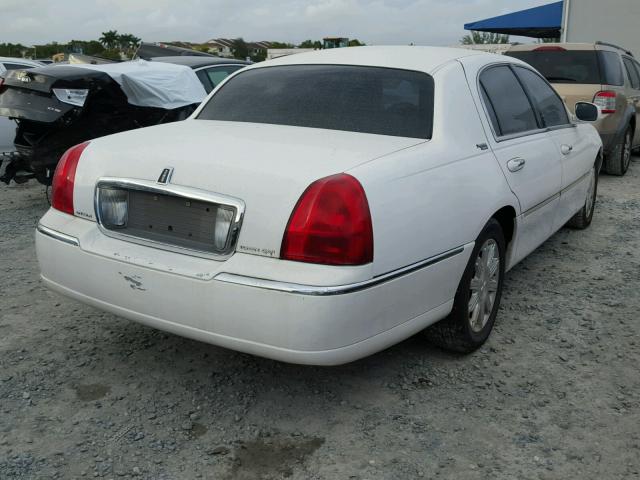 2LNBL8CV2AX615444 - 2010 LINCOLN TOWN CAR S WHITE photo 4