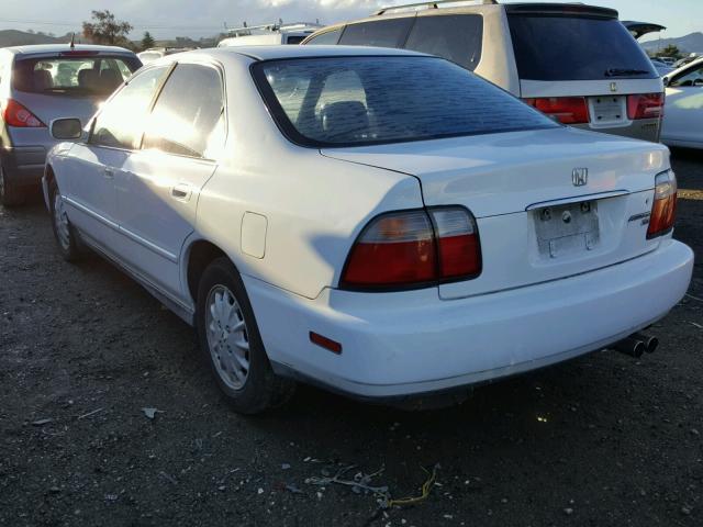 1HGCD5668VA023930 - 1997 HONDA ACCORD EX WHITE photo 3