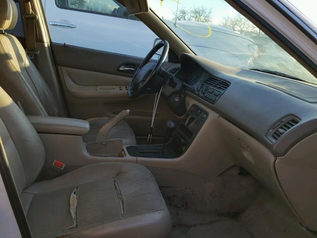 1HGCD5668VA023930 - 1997 HONDA ACCORD EX WHITE photo 5