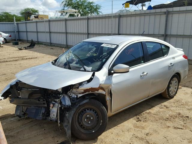 3N1CN7AP0HK458258 - 2017 NISSAN VERSA S SILVER photo 2