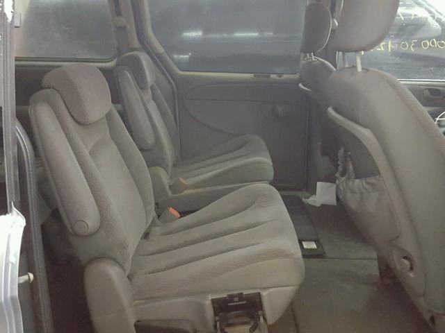 2C4GP54L45R393820 - 2005 CHRYSLER TOWN & COU BLUE photo 6