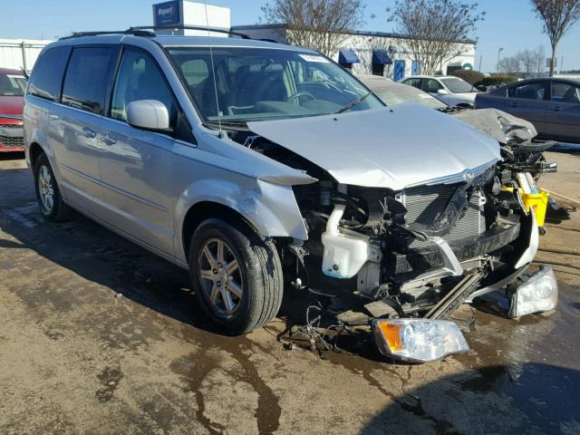 2A8HR54PX8R722163 - 2008 CHRYSLER TOWN & COU SILVER photo 1