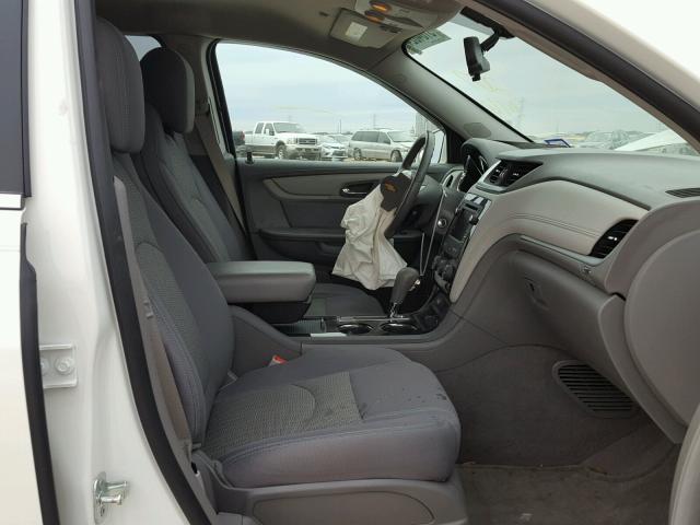 1GNKRGKD3FJ267196 - 2015 CHEVROLET TRAVERSE L WHITE photo 5