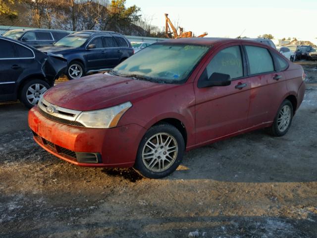 1FAHP3FN4AW285597 - 2010 FORD FOCUS SE MAROON photo 2