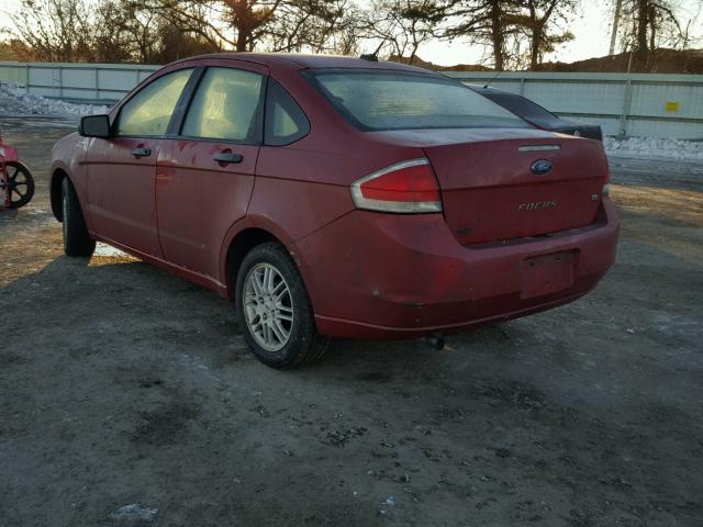 1FAHP3FN4AW285597 - 2010 FORD FOCUS SE MAROON photo 3