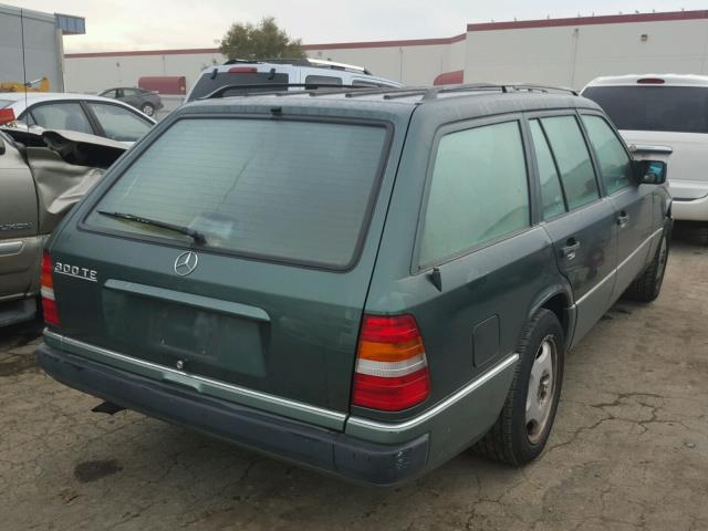 WDBEA92E1PF246867 - 1993 MERCEDES-BENZ 300 TE GREEN photo 4