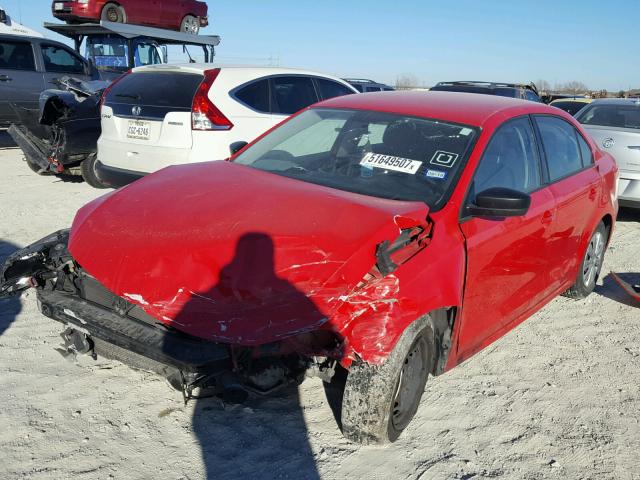 3VW2K7AJ1BM392907 - 2011 VOLKSWAGEN JETTA BASE RED photo 2