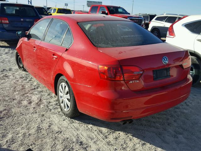 3VW2K7AJ1BM392907 - 2011 VOLKSWAGEN JETTA BASE RED photo 3