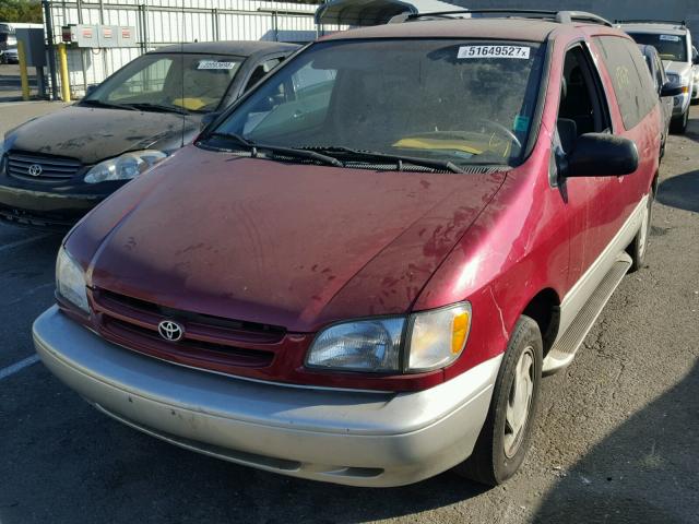 4T3ZF13C4YU177451 - 2000 TOYOTA SIENNA LE RED photo 2