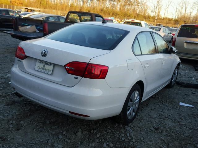 3VWD17AJ1EM365304 - 2014 VOLKSWAGEN JETTA SE WHITE photo 4