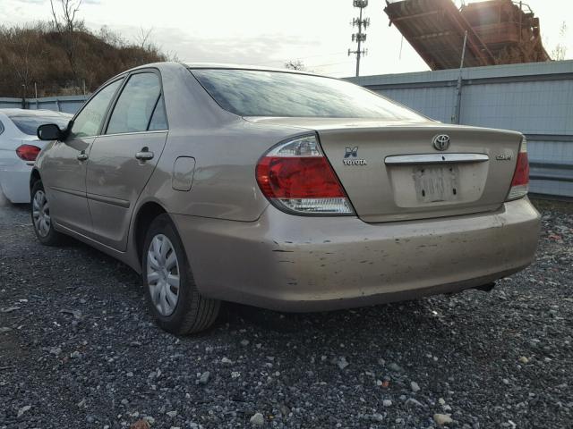 JTDBE32K550310162 - 2005 TOYOTA CAMRY LE ოქროსფერი ფოტო 3