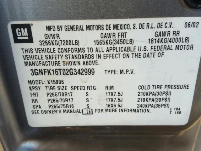 3GNFK16T02G342999 - 2002 CHEVROLET SUBURBAN K TAN photo 10