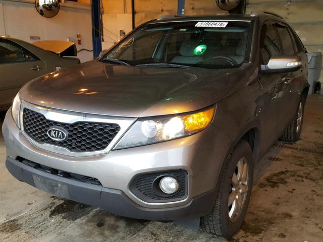 5XYKT3A61DG415249 - 2013 KIA SORENTO LX GRAY photo 2