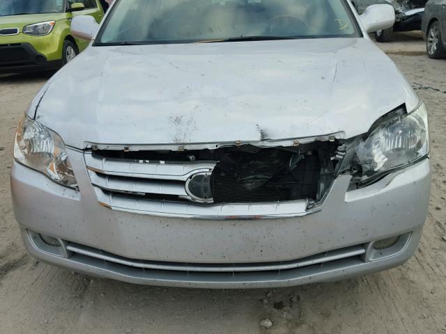 4T1BK36B47U173614 - 2007 TOYOTA AVALON XL SILVER photo 9