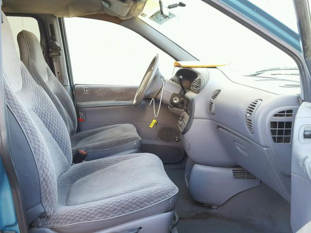 2P4GP44R9XR160741 - 1999 PLYMOUTH GRAND VOYA BLUE photo 5