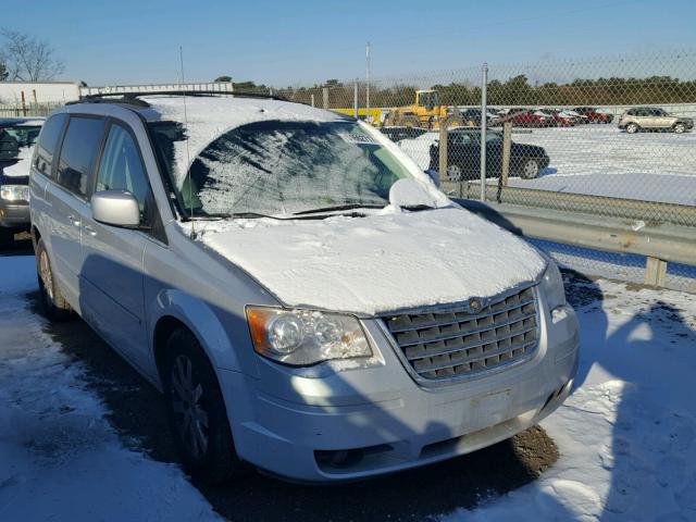 2A8HR54PX8R684966 - 2008 CHRYSLER TOWN & COU SILVER photo 4