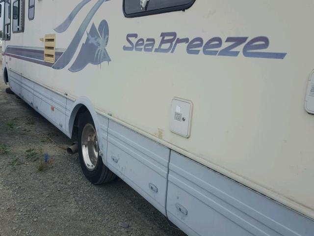 1GBLP37N5S3325812 - 1996 SEAB MOTORHOME TWO TONE photo 10