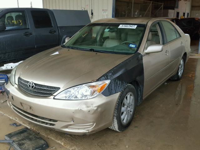 4T1BE32K22U071928 - 2002 TOYOTA CAMRY LE GOLD photo 2