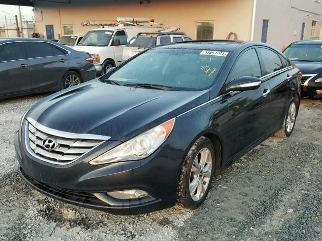 5NPEC4AC5BH130228 - 2011 HYUNDAI SONATA SE BLACK photo 2