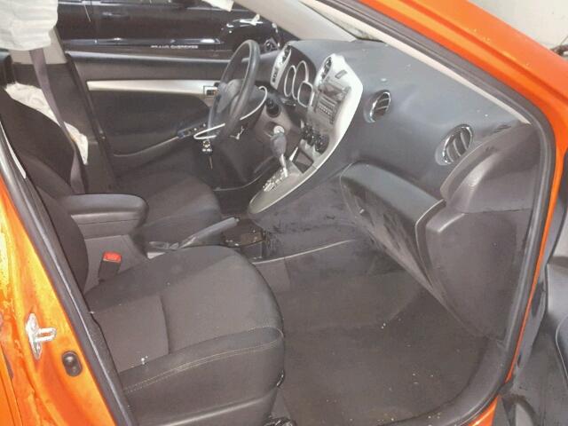 5Y2SP6E06AZ402733 - 2010 PONTIAC VIBE ORANGE photo 5