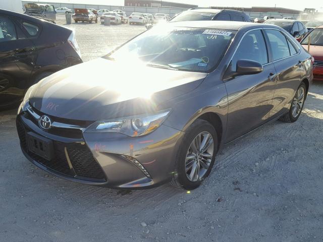 4T1BF1FK5GU184307 - 2016 TOYOTA CAMRY LE CHARCOAL photo 2