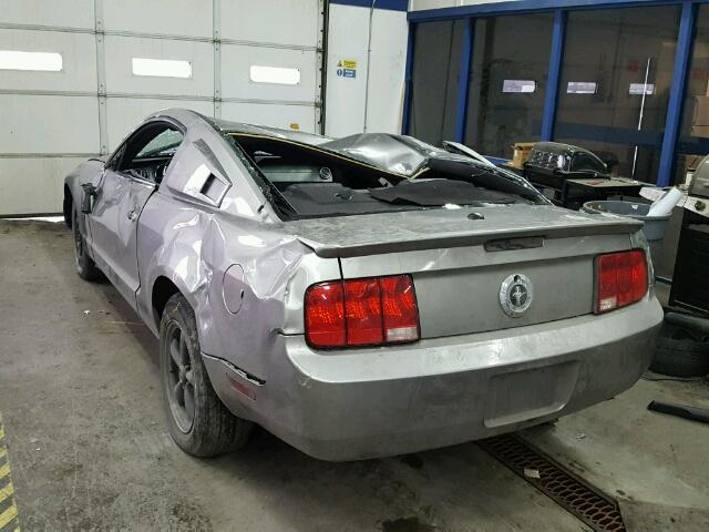 1ZVHT80N595119745 - 2009 FORD MUSTANG GRAY photo 3