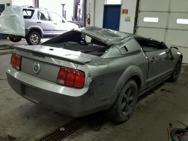 1ZVHT80N595119745 - 2009 FORD MUSTANG GRAY photo 4