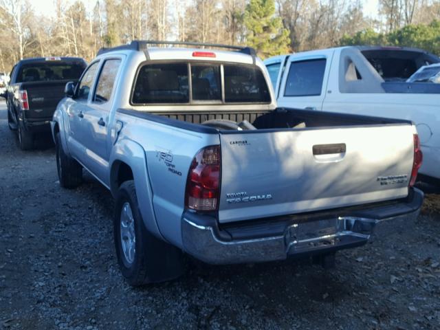 5TEJU62N65Z136757 - 2005 TOYOTA TACOMA DOU SILVER photo 3