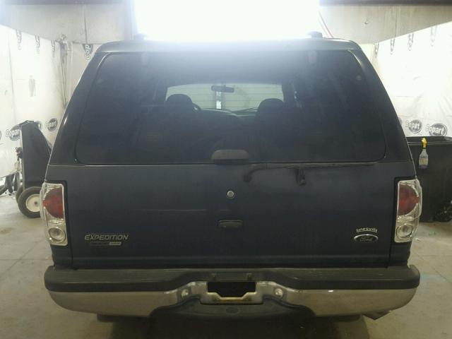 1FMRU15W02LA41773 - 2002 FORD EXPEDITION BLUE photo 9