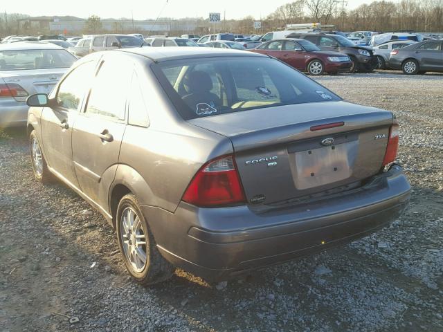 1FAFP34N76W212368 - 2006 FORD FOCUS ZX4 GRAY photo 3