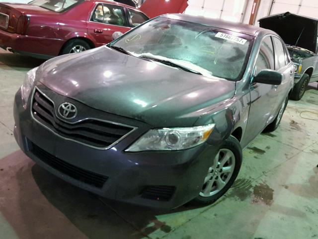 4T4BF3EK6BR109935 - 2011 TOYOTA CAMRY BASE GRAY photo 2