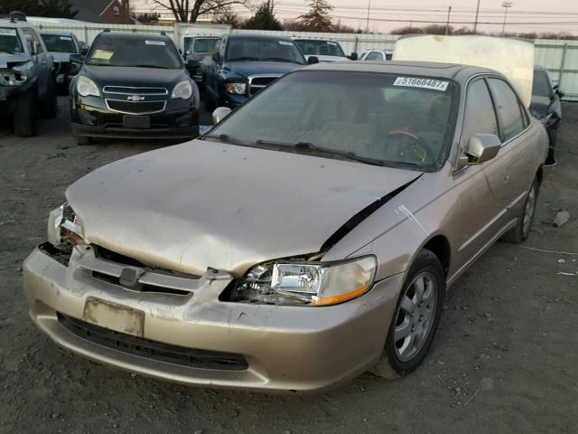 1HGCG5554YA011374 - 2000 HONDA ACCORD EX GOLD photo 2