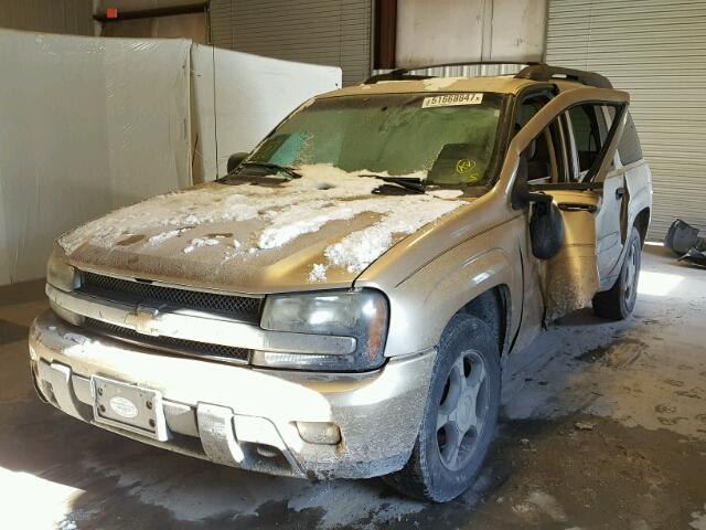 1GNET16S946201076 - 2004 CHEVROLET TRAILBLAZE GOLD photo 2