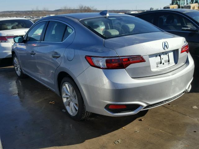 19UDE2F32JA000868 - 2018 ACURA ILX BASE SILVER photo 3