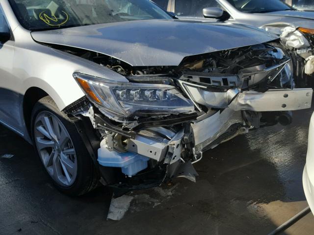 19UDE2F32JA000868 - 2018 ACURA ILX BASE SILVER photo 9