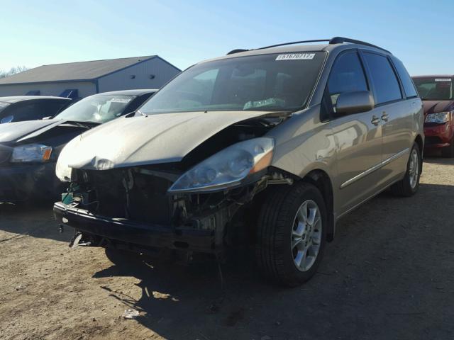 5TDZA22C06S505565 - 2006 TOYOTA SIENNA XLE GOLD photo 2